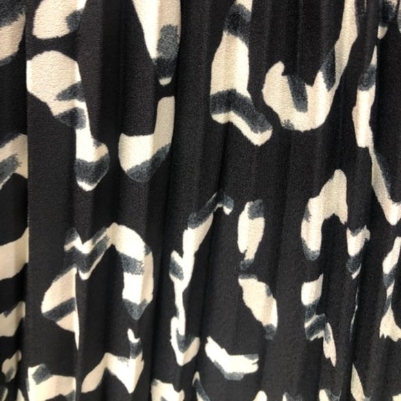 Pleated Midi Skirt, Size - 6/38, NWT - Picture 5 of 5